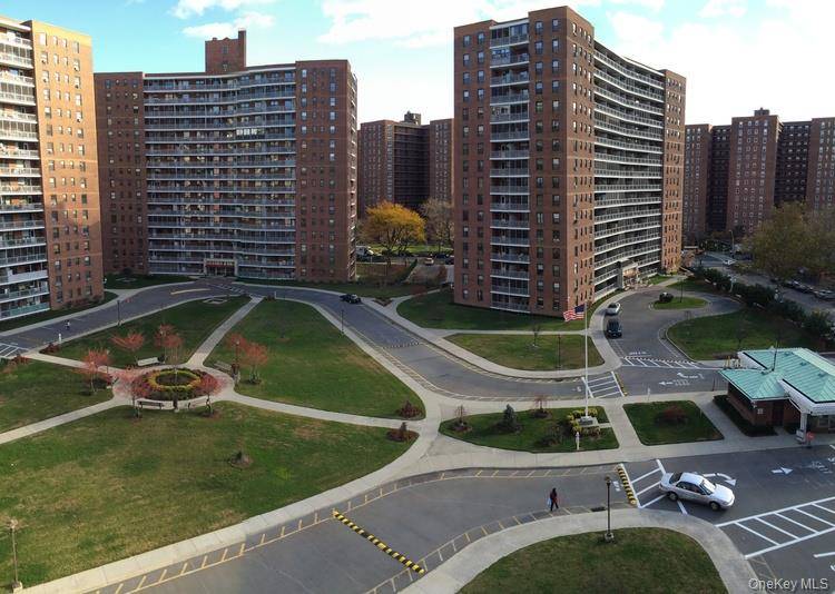 61-25 98th Streets #17E, Rego Park, NY 11374