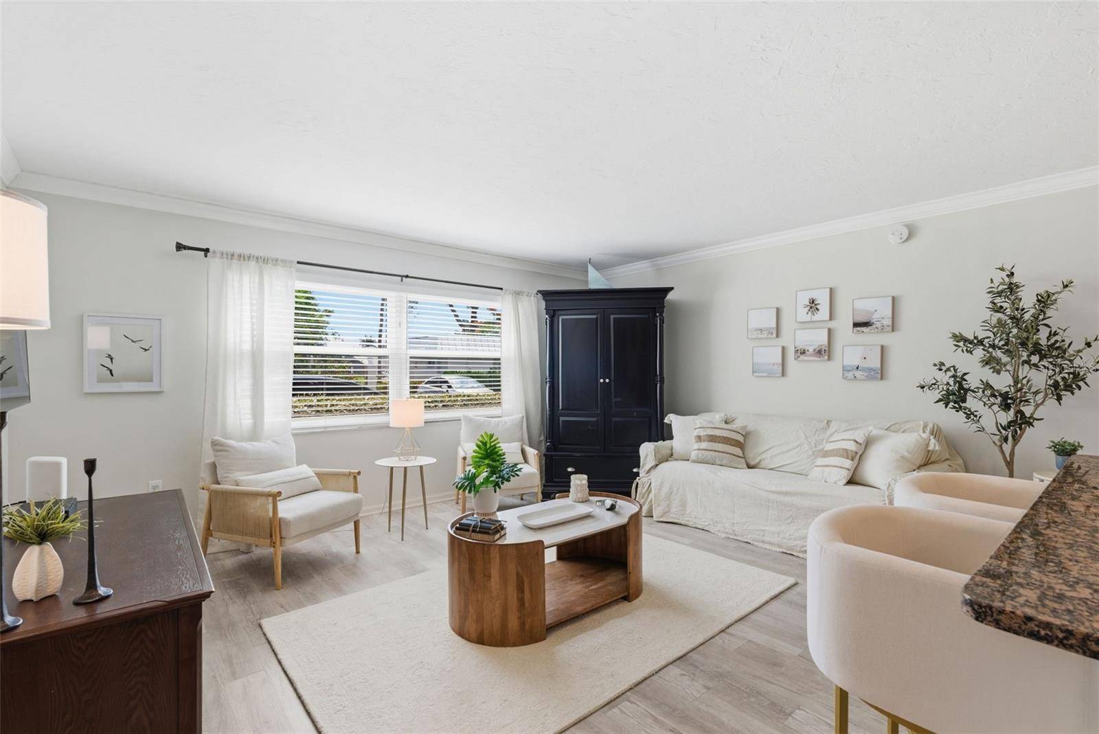 5800 HOLLYWOOD BLVD #214, Sarasota, FL 34231