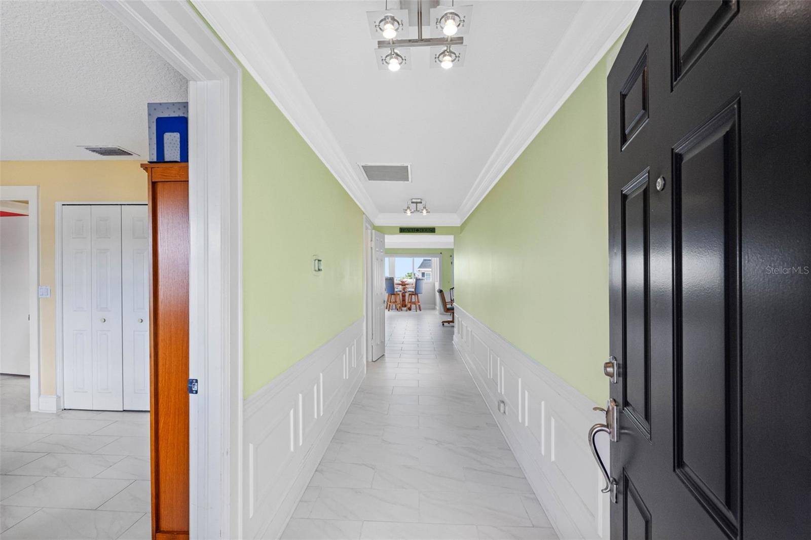 139 BLUFF VIEW DR #407, Belleair Bluffs, FL 33770