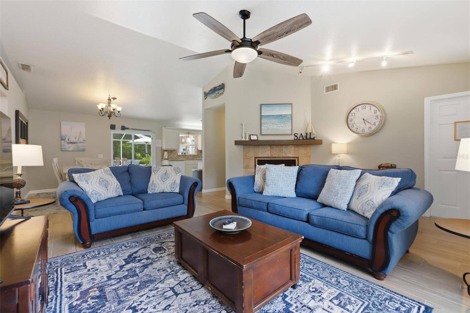 1085 E WISCONSIN AVE, Deland, FL 32724