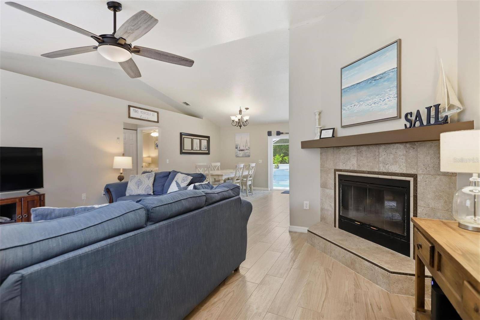 1085 E WISCONSIN AVE, Deland, FL 32724