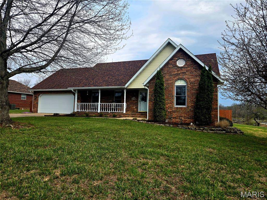 909 Daytona DR, Lebanon, MO 65536