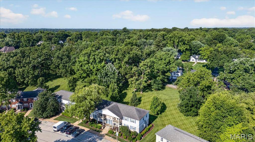 1527 Swallow DR, Brentwood, MO 63144
