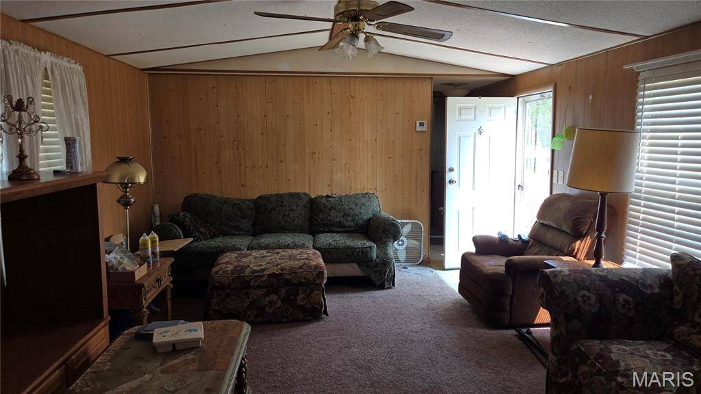 8861 Shur Lee LN, Dittmer, MO 63023