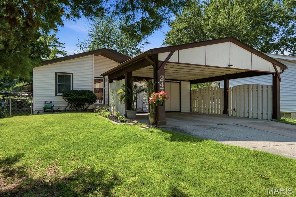 2470 Jenkee DR, Florissant, MO 63031