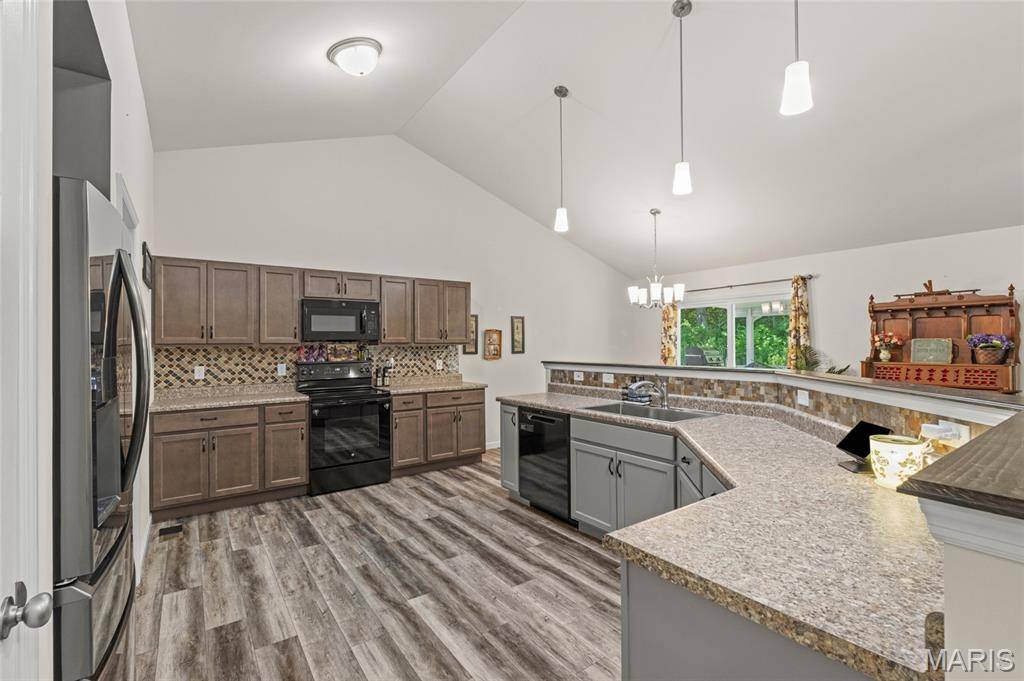 405 Rail Ridge DR, Troy, MO 63379
