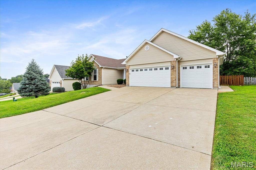 312 Thoreau BLVD, O'fallon, MO 63366