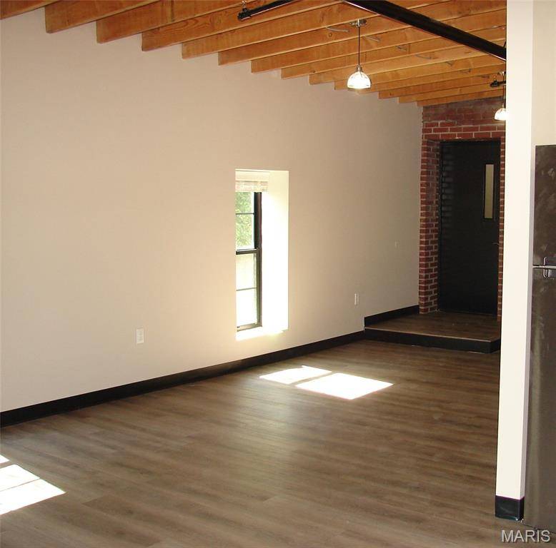 333 S Kansas ST #201, Edwardsville, IL 62025