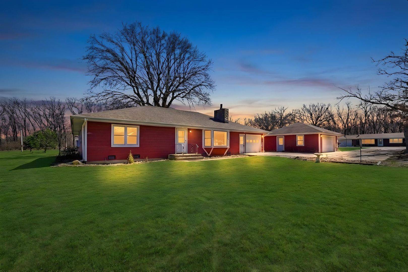 2594 E 1069th RD, Ottawa, IL 61350