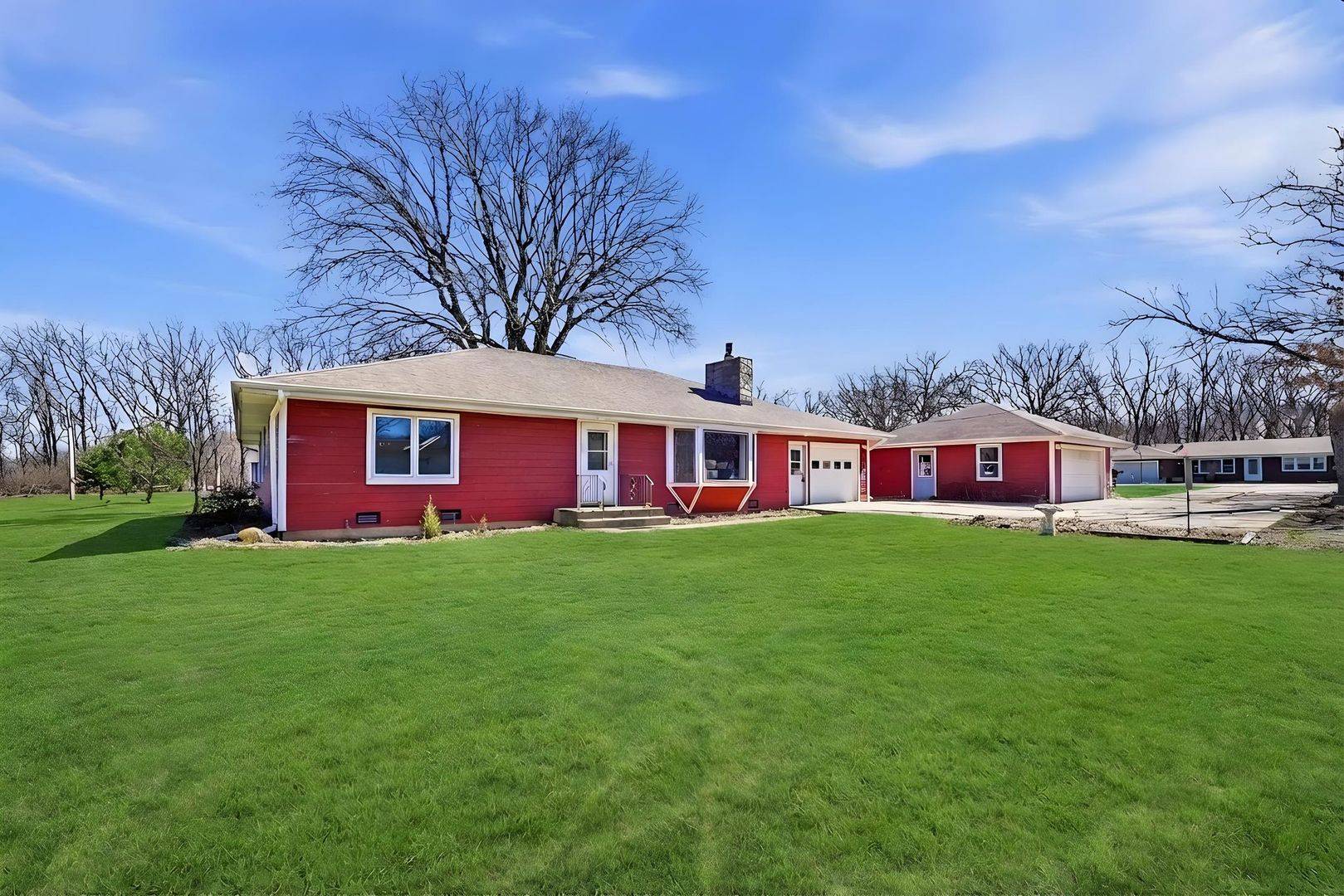 2594 E 1069th RD, Ottawa, IL 61350