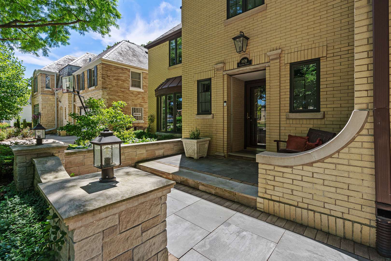 Address not disclosed, River Forest, IL 60305