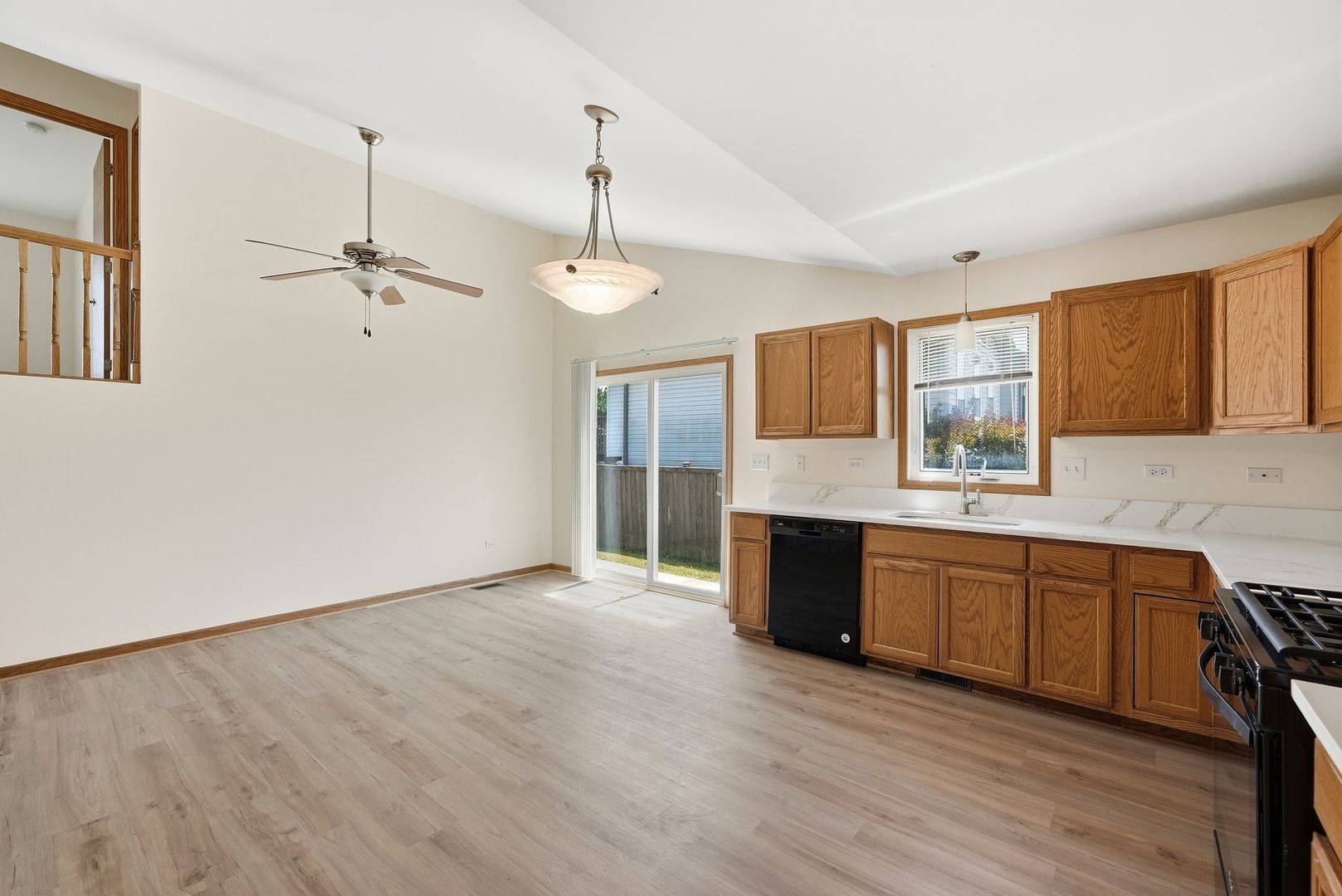 1402 Enborn DR, Joliet, IL 60431