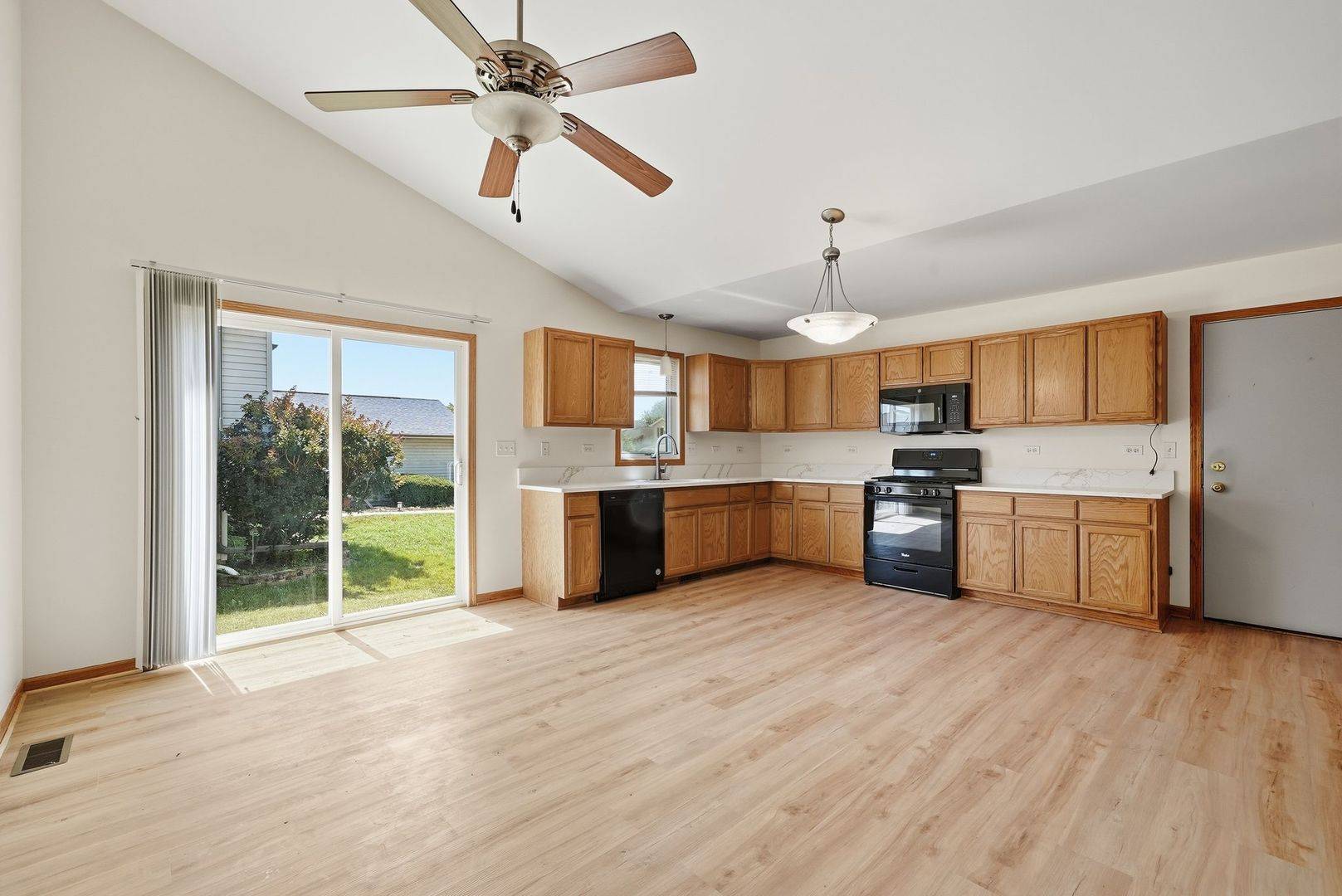 1402 Enborn DR, Joliet, IL 60431