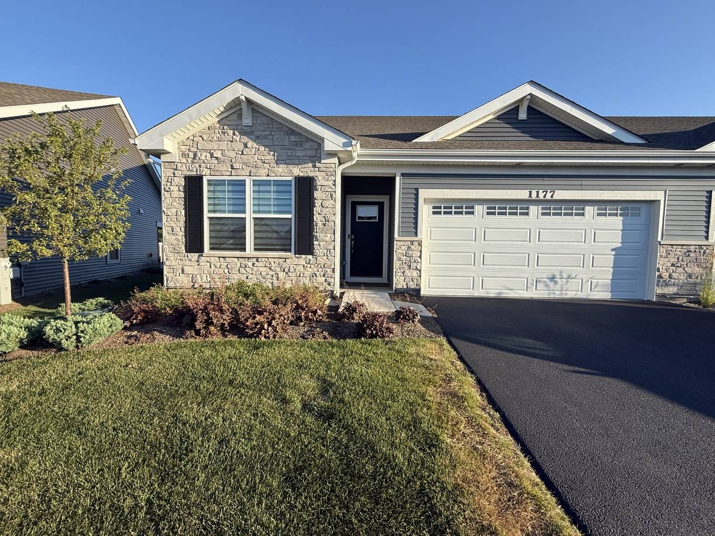 1177 Wood Lily LN, Bartlett, IL 60103
