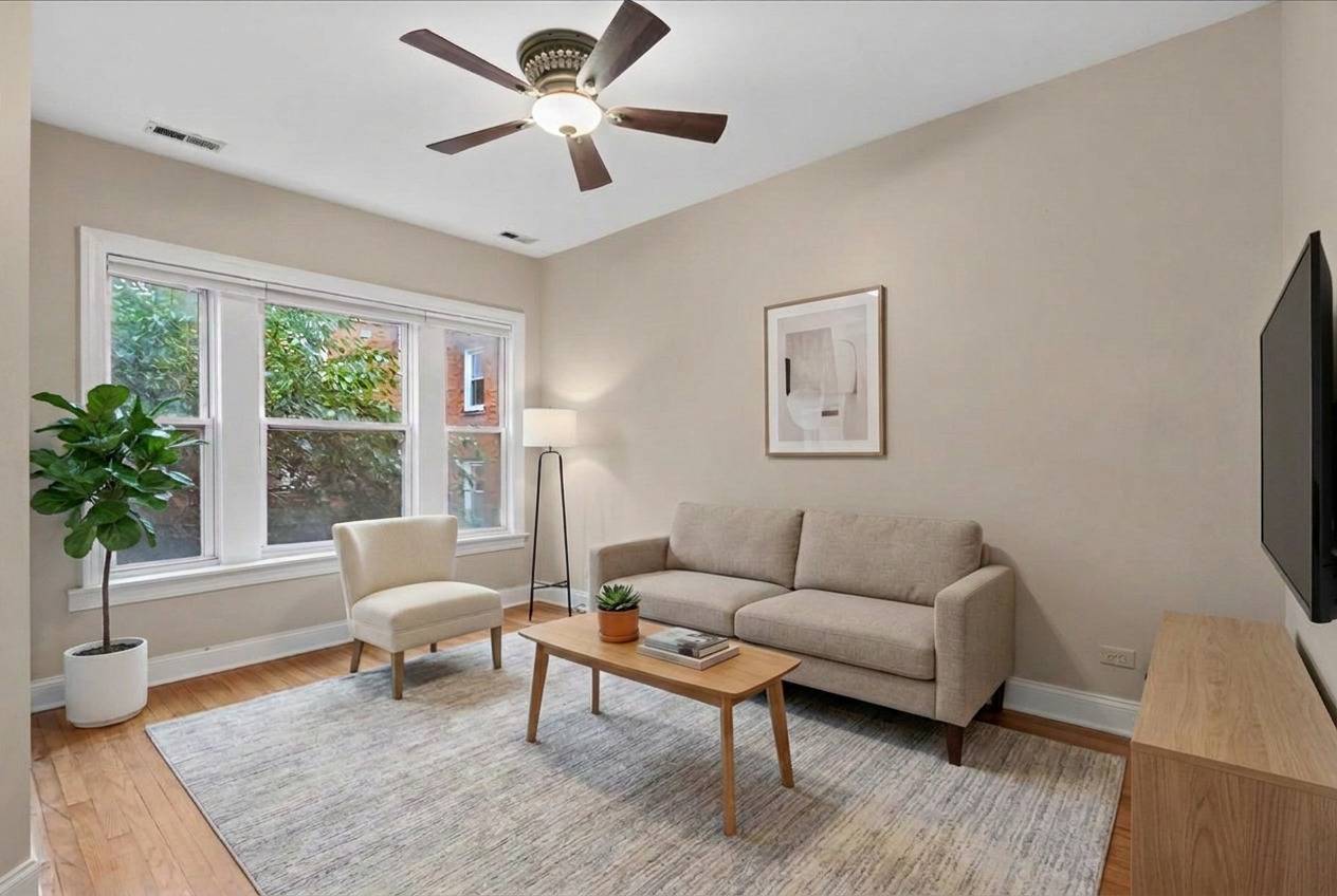 4916 N Kedzie AVE #2W, Chicago, IL 60625