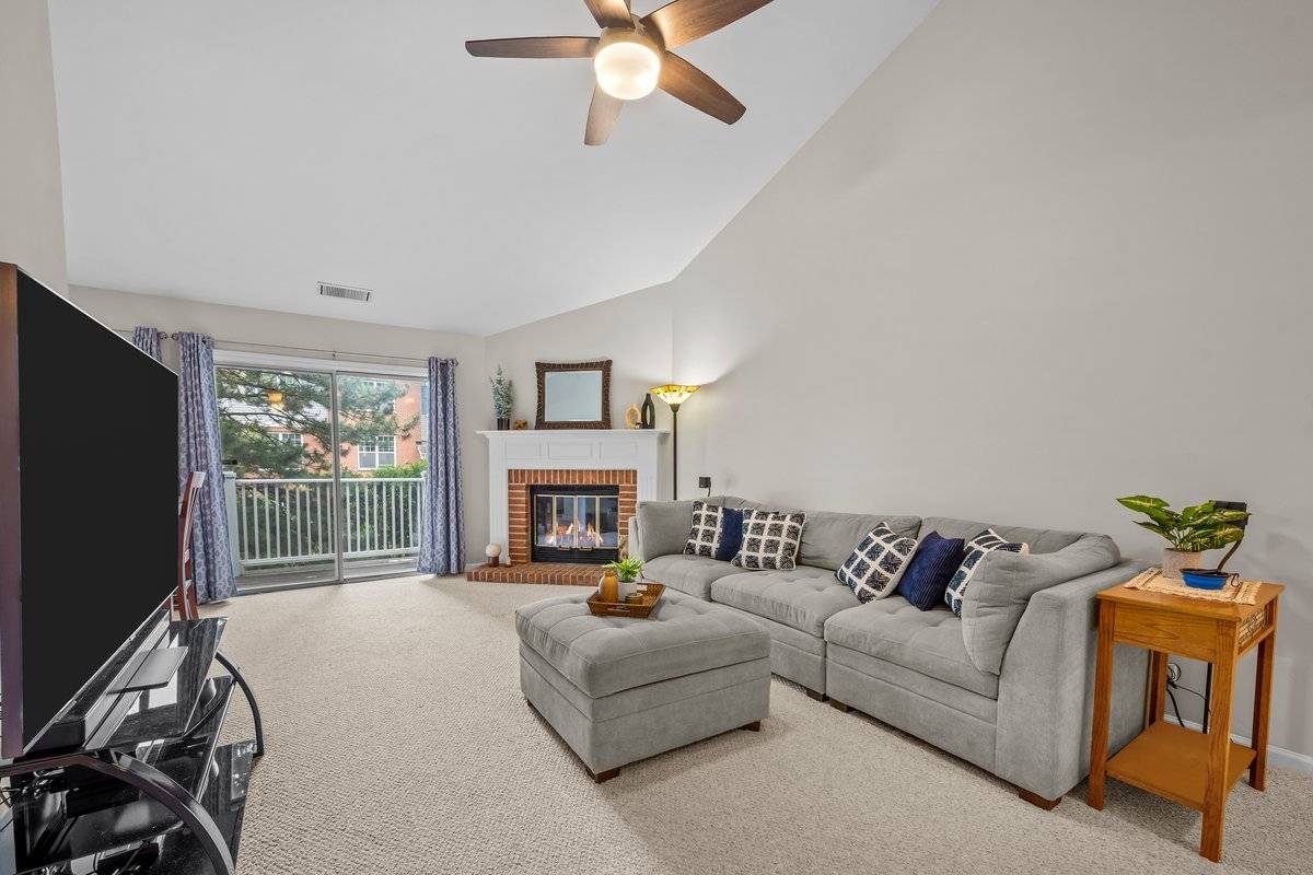505 Green Bridge LN #B, Prospect Heights, IL 60070