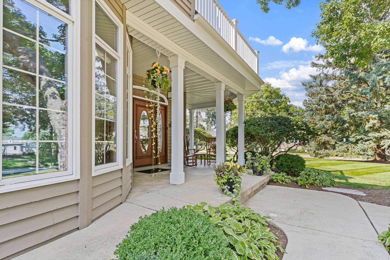 390 Grandview AVE, Glen Ellyn, IL 60137