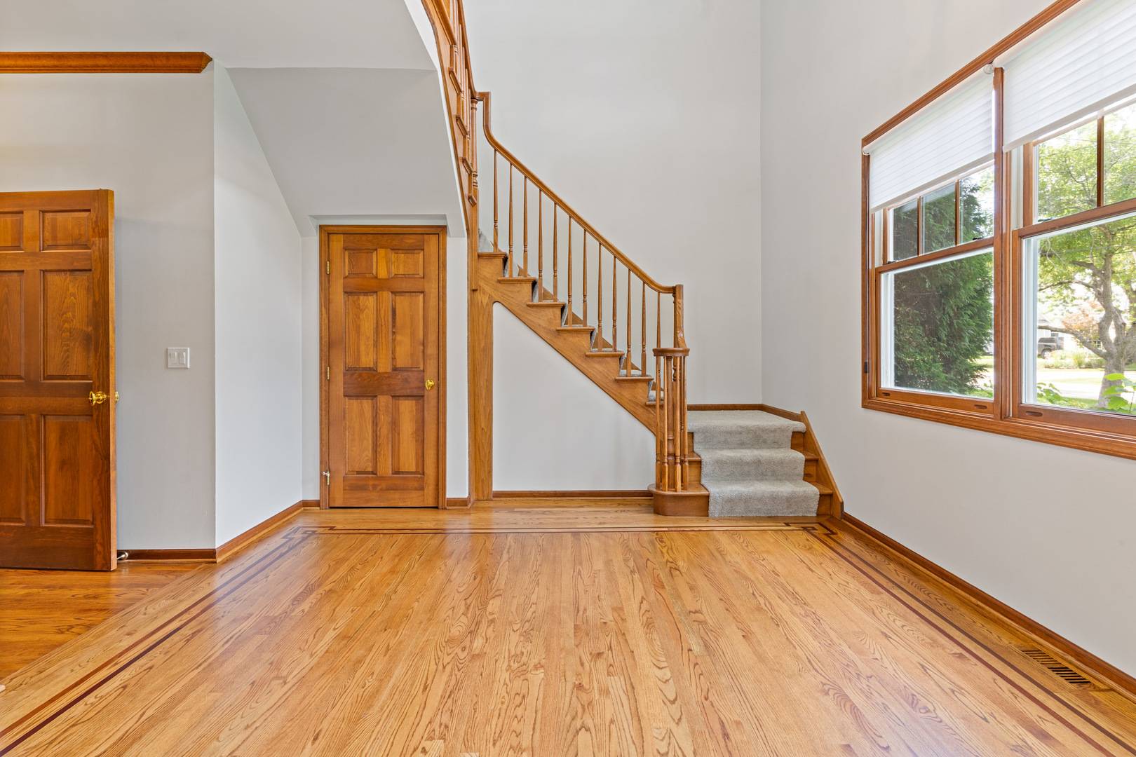 390 Grandview AVE, Glen Ellyn, IL 60137