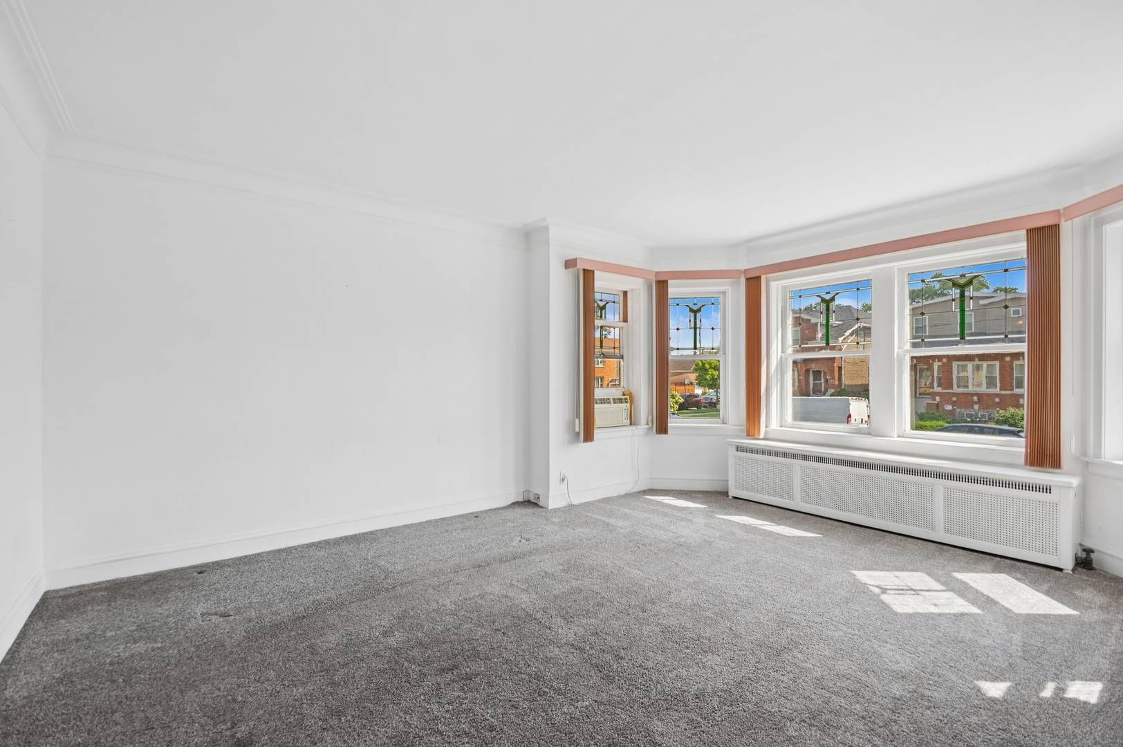 2818 N Long AVE, Chicago, IL 60641