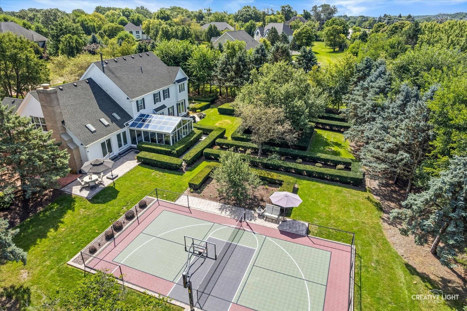 5N948 Westwood LN, St. Charles, IL 60175