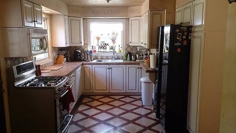 625 S 2nd ST, West Dundee, IL 60118