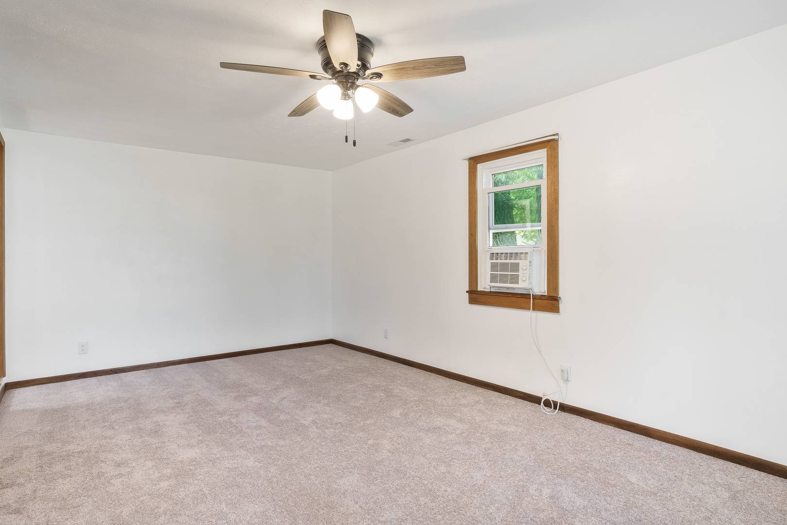 303 Liberty BLVD, Machesney Park, IL 61115