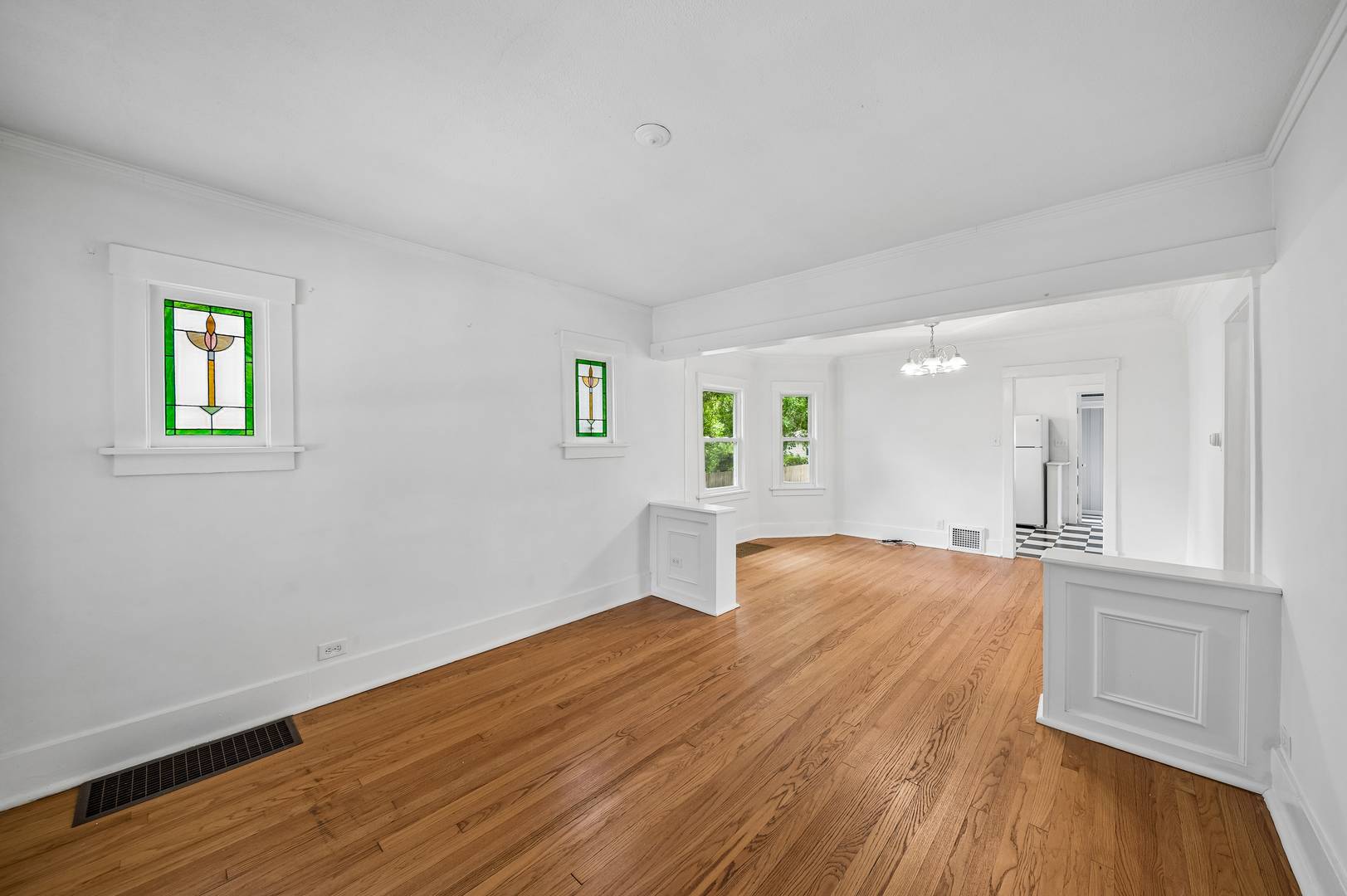 208 N Grant ST, Westmont, IL 60559