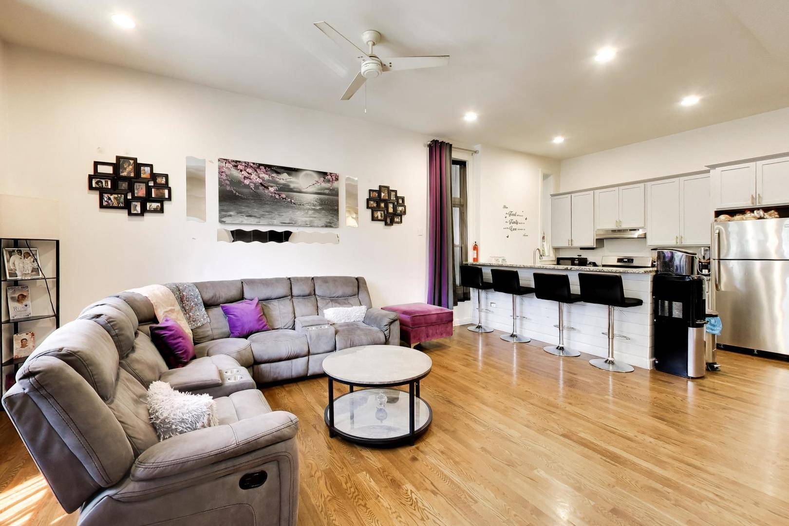 3014 W Walnut ST, Chicago, IL 60612