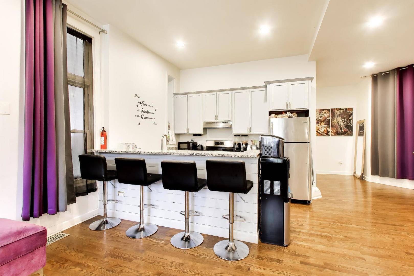 3014 W Walnut ST, Chicago, IL 60612