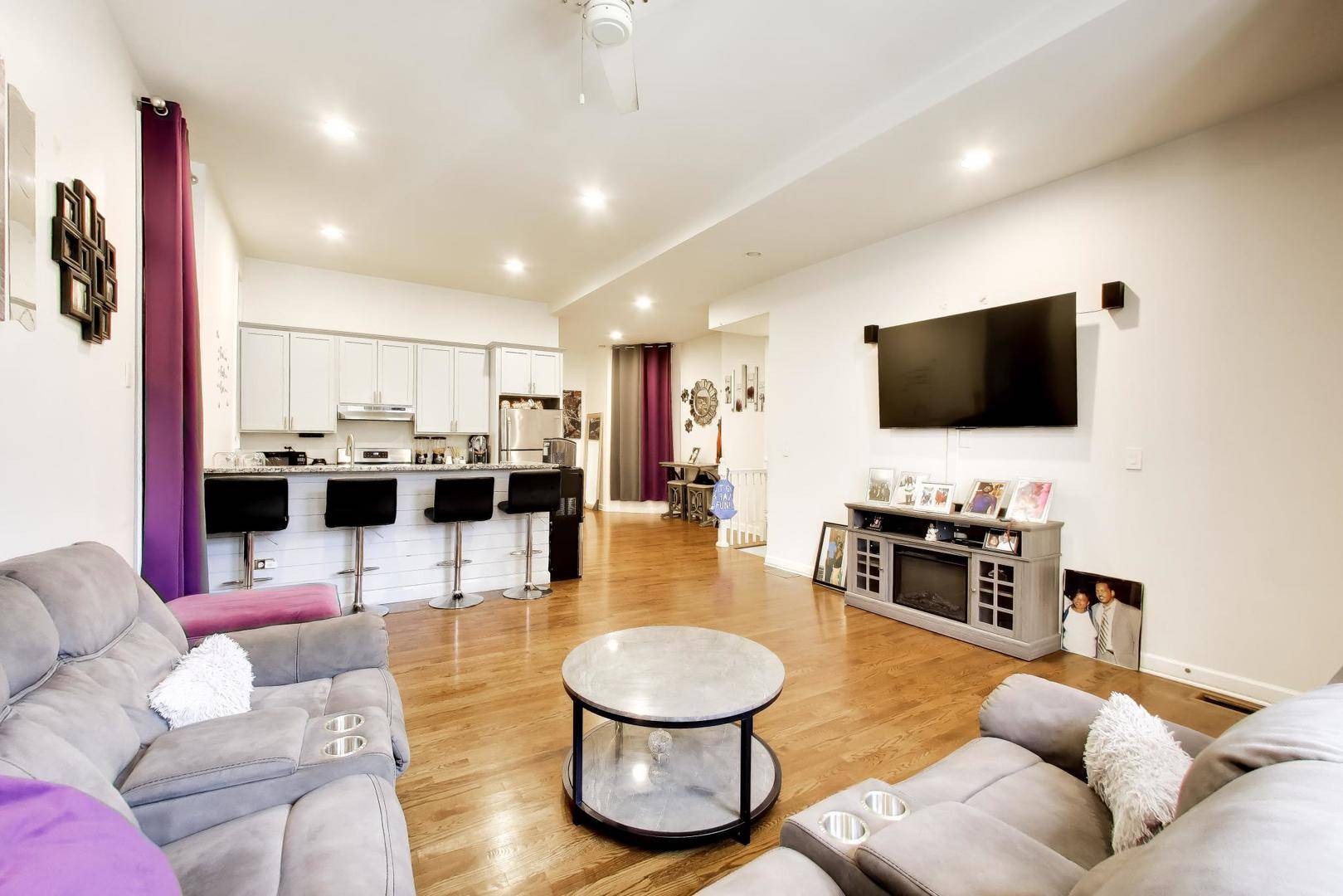 3014 W Walnut ST, Chicago, IL 60612