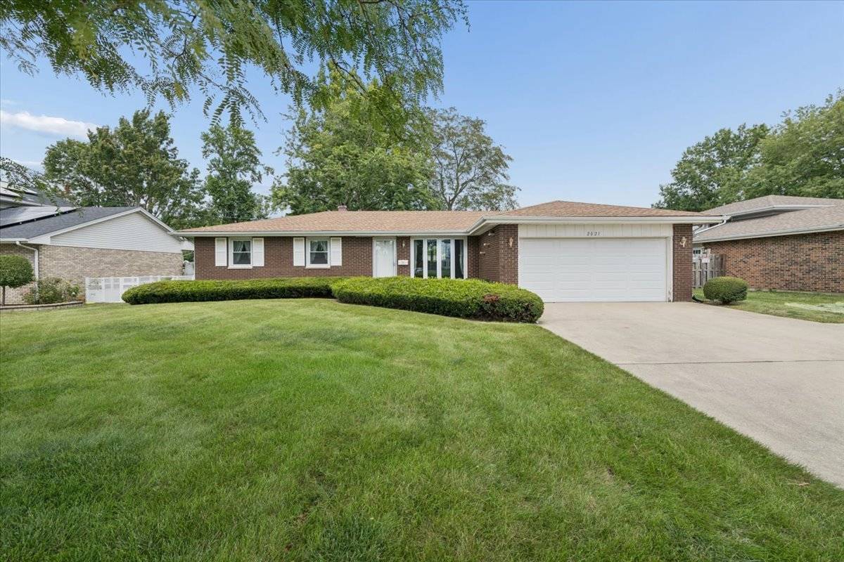 2021 Glenwood AVE, Joliet, IL 60435