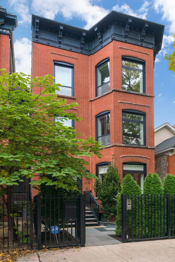 2119 N Kenmore AVE, Chicago, IL 60614