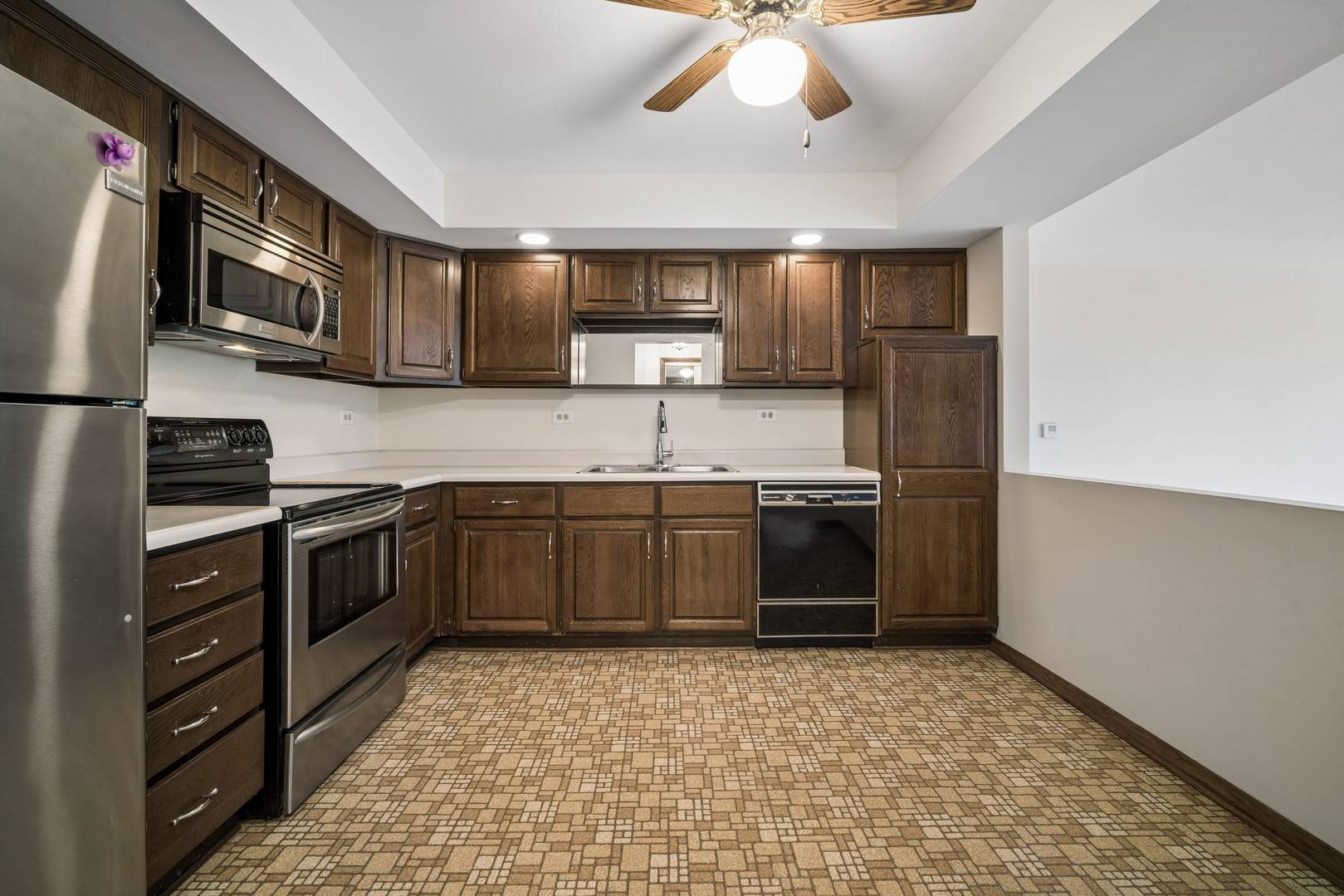 6525 N Nashville AVE #403D, Chicago, IL 60631