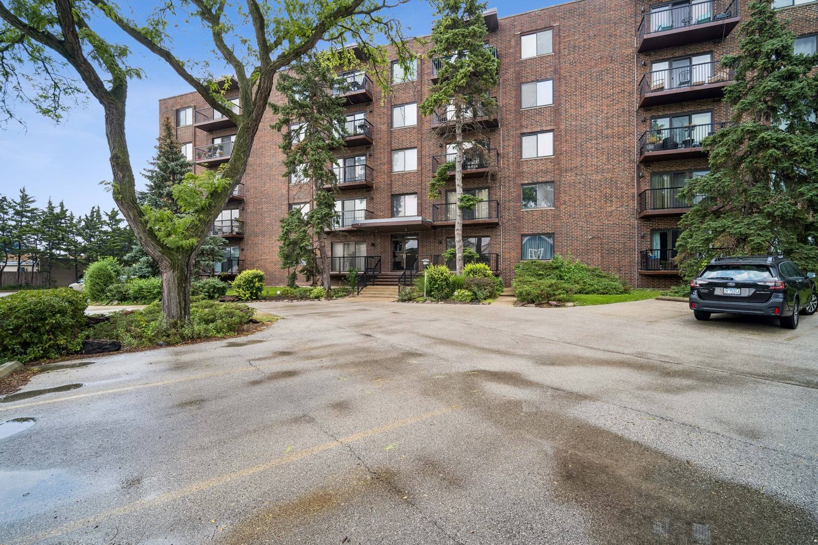 6525 N Nashville AVE #403D, Chicago, IL 60631