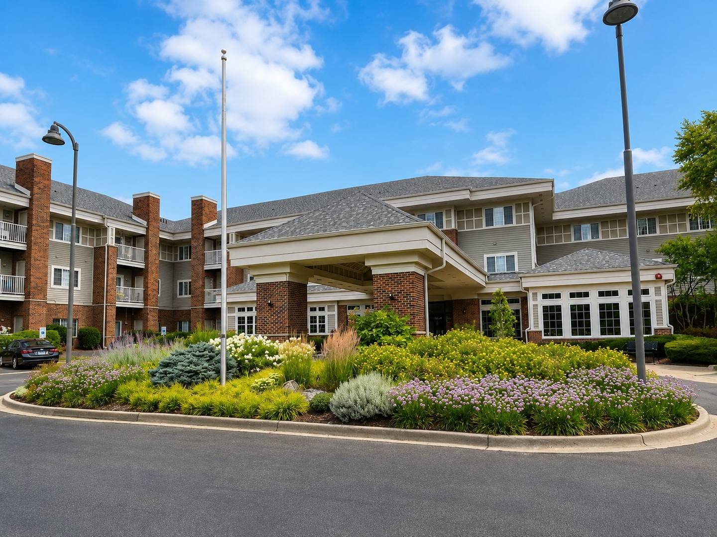 801 N McLean BLVD #110, Elgin, IL 60123