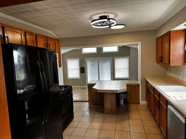 7035 W 115th ST, Worth, IL 60482