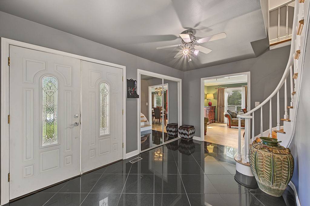 6 DOGWOOD RD, Rolling Meadows, IL 60008