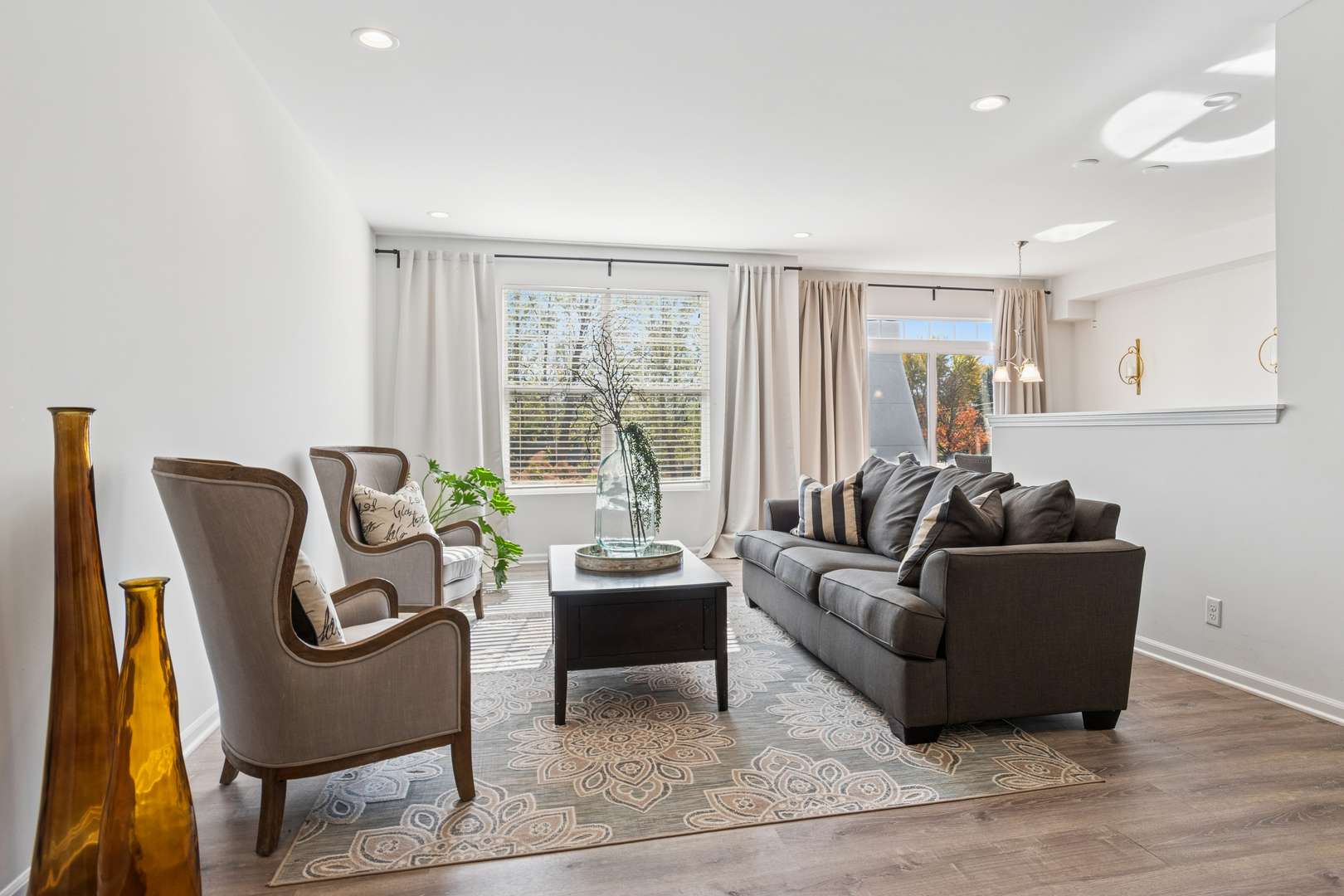 34W685 Roosevelt AVE #B, St. Charles, IL 60174