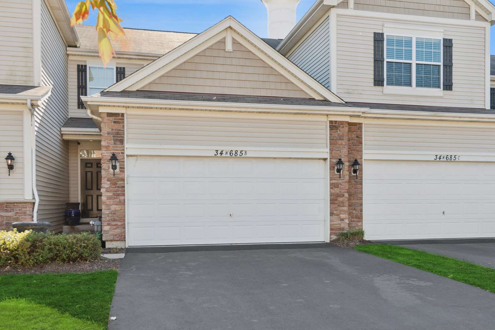 34W685 Roosevelt AVE #B, St. Charles, IL 60174