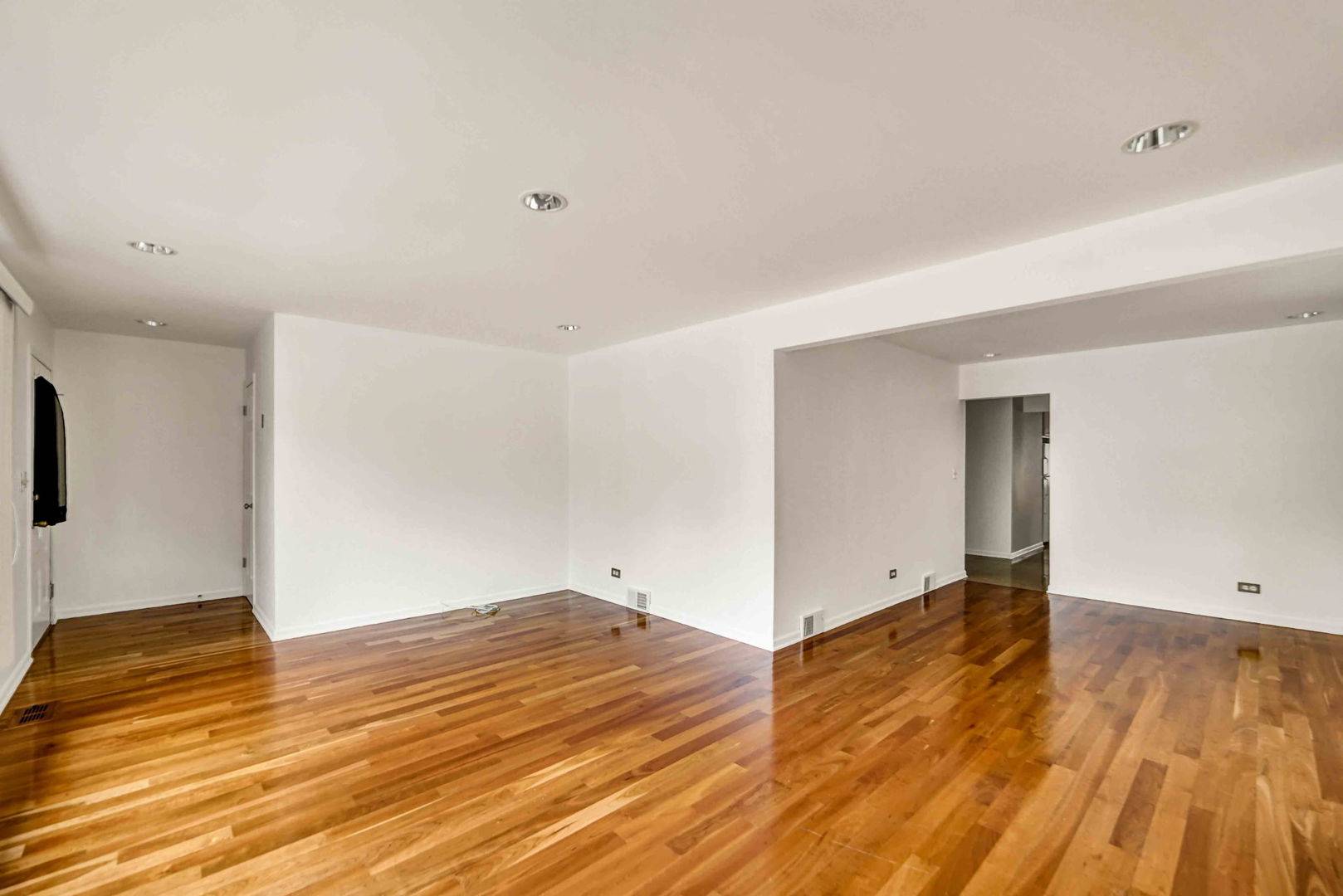 2725 N OAK PARK AVE, Chicago, IL 60707