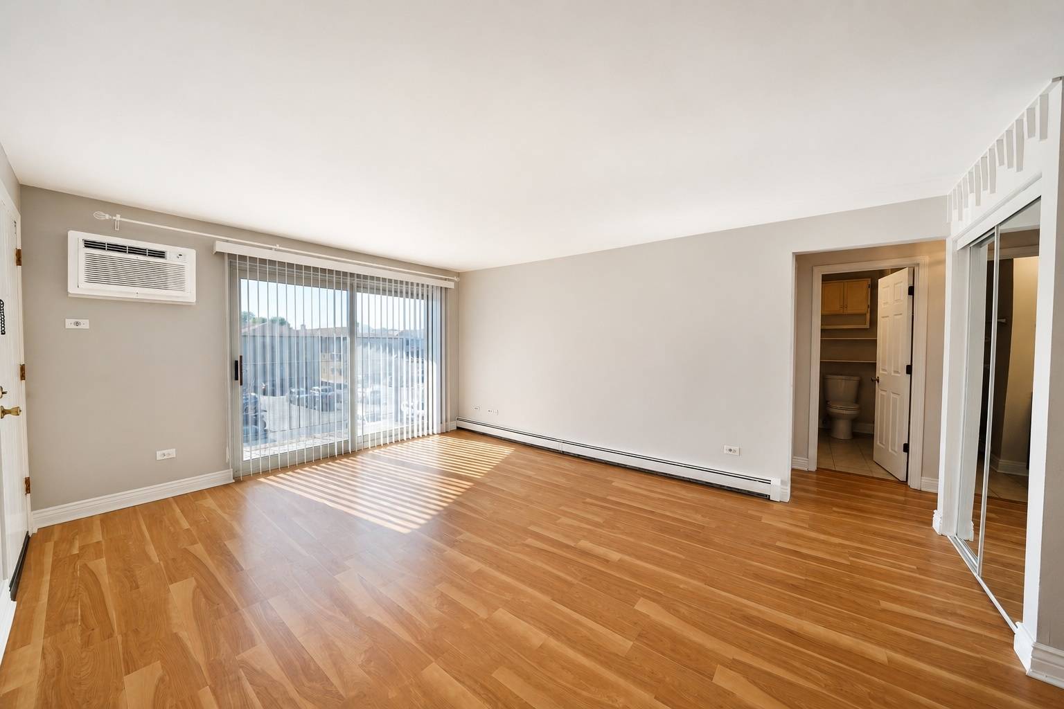 8701 W FOSTER AVE #307, Chicago, IL 60656