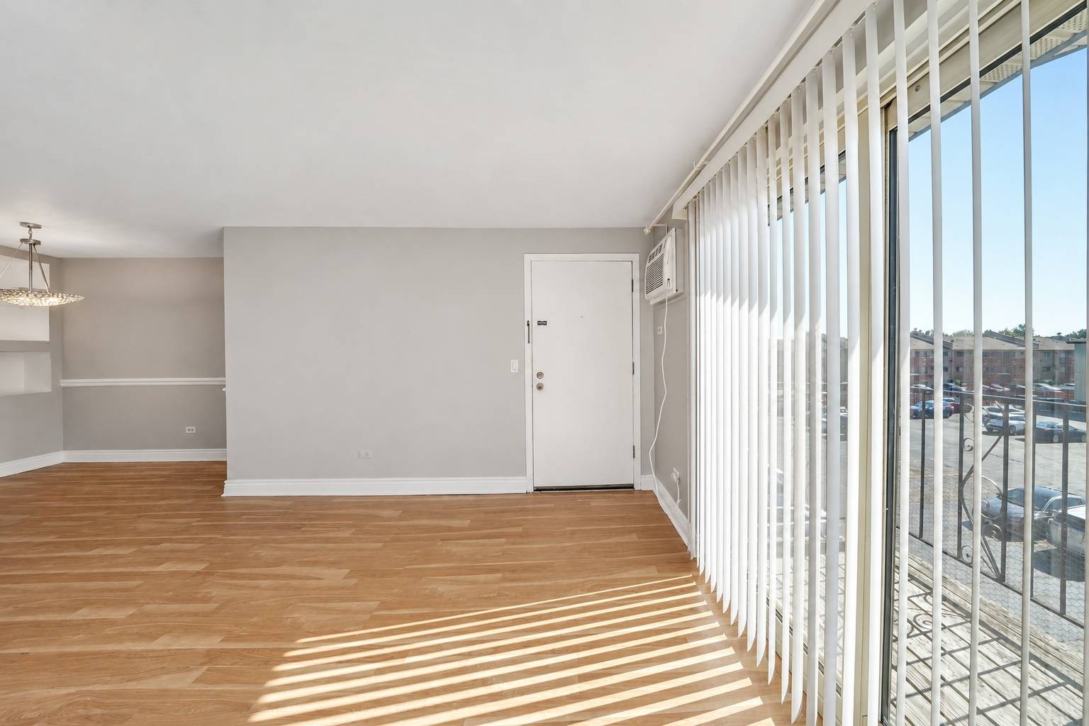 8701 W FOSTER AVE #307, Chicago, IL 60656