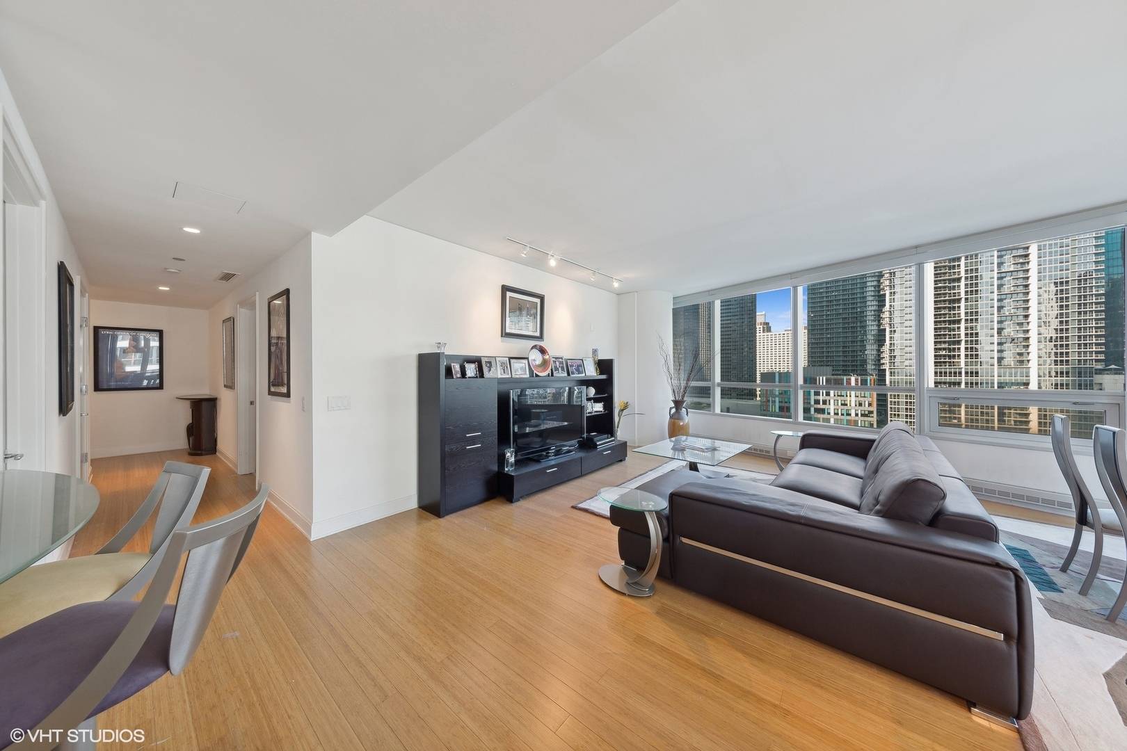 340 E Randolph ST #1000, Chicago, IL 60601