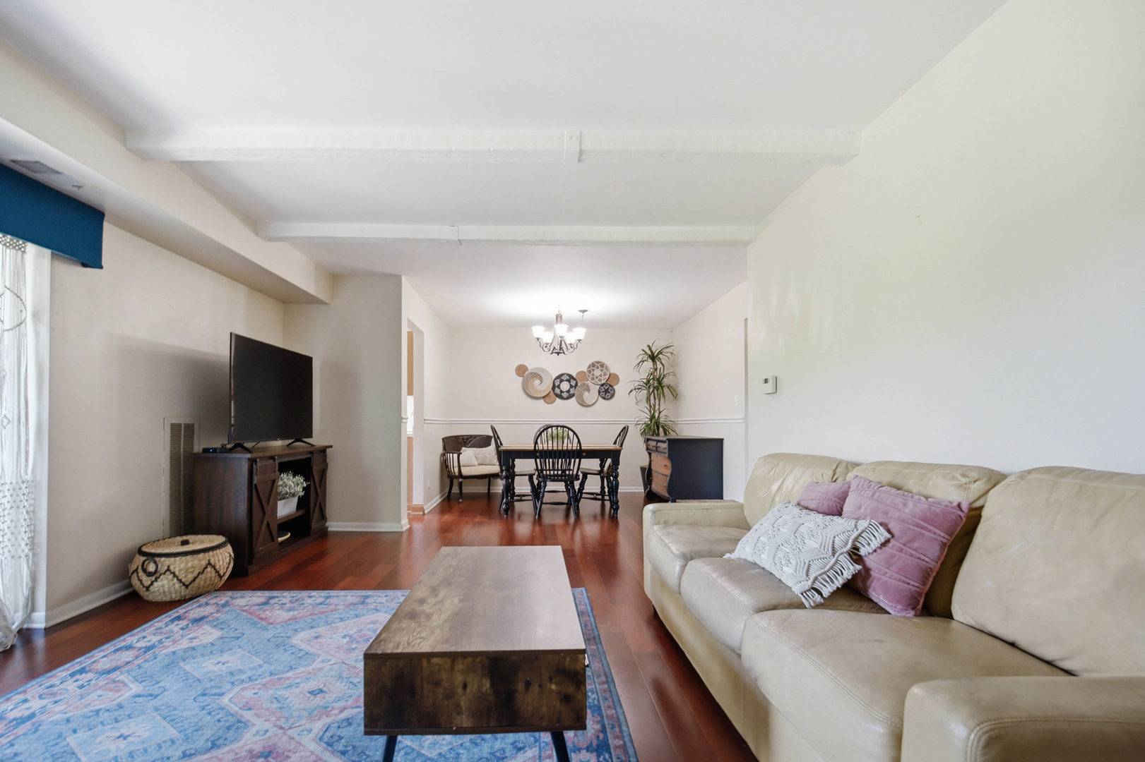 945 E Kenilworth AVE #314, Palatine, IL 60074