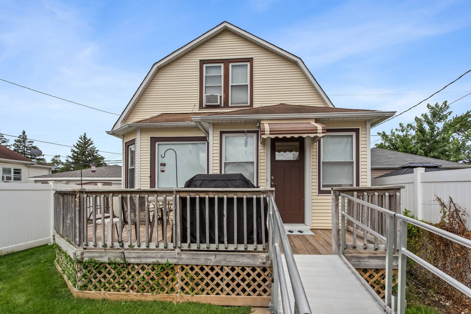 3872 N Ottawa AVE, Chicago, IL 60634