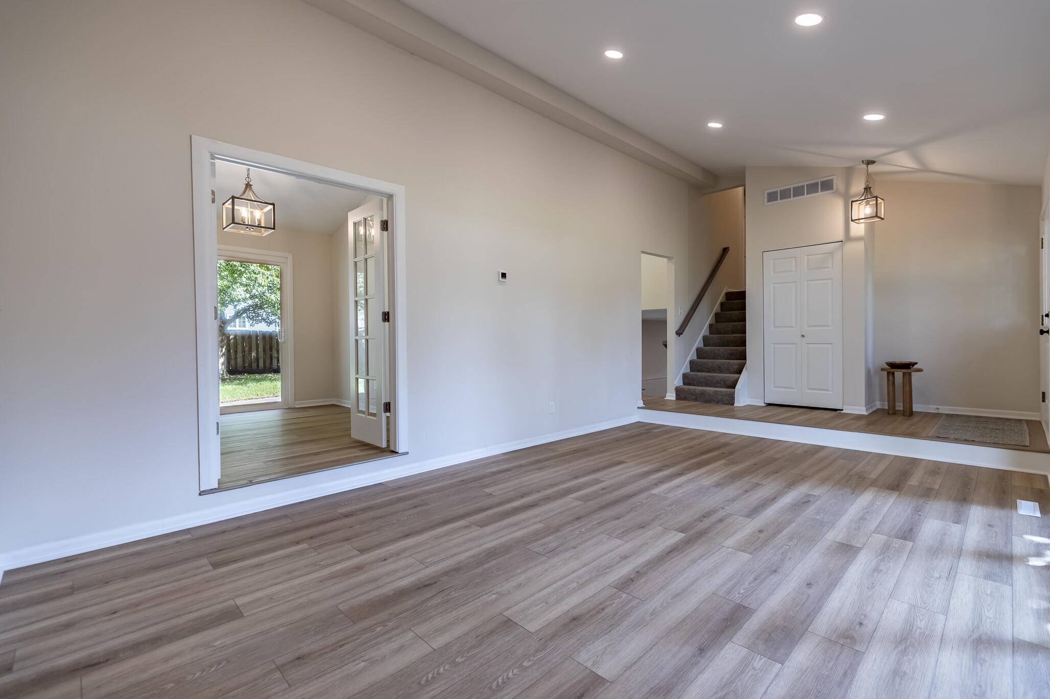 9425 Oriole Drive, Munster, IN 46321