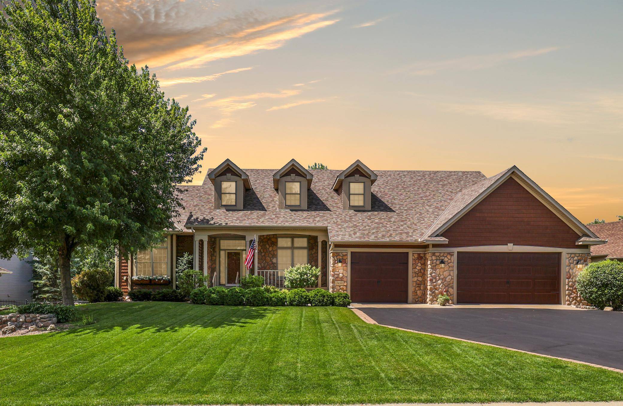 19081 Inndale DR, Lakeville, MN 55044