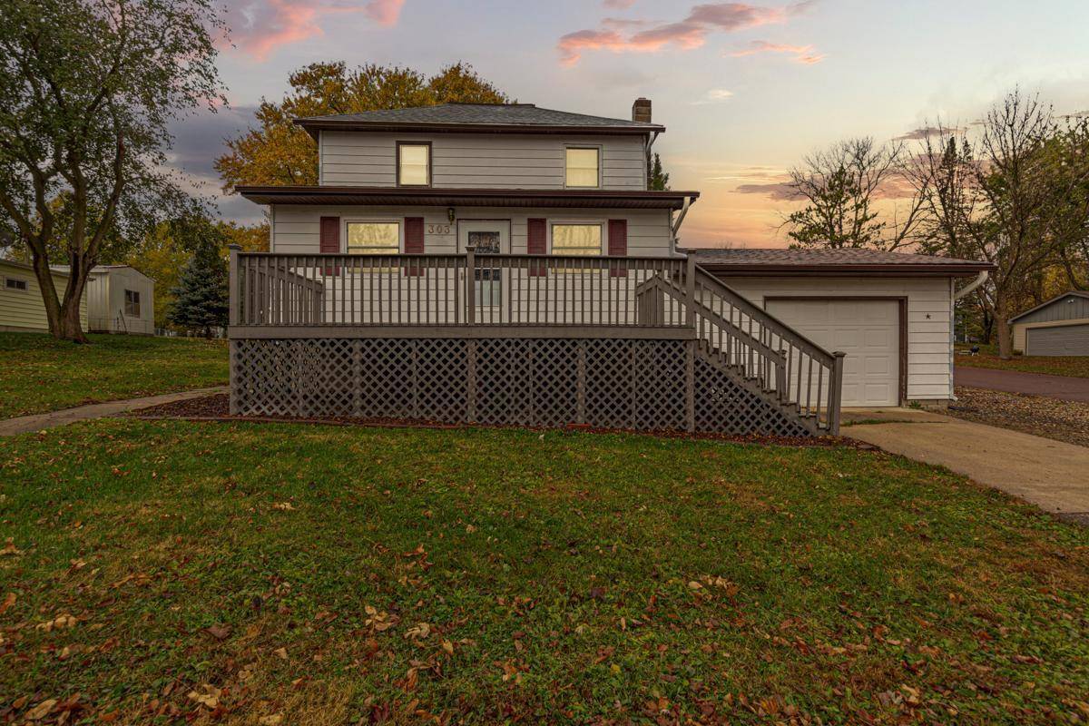 303 3rd ST N, Ellendale, MN 56026