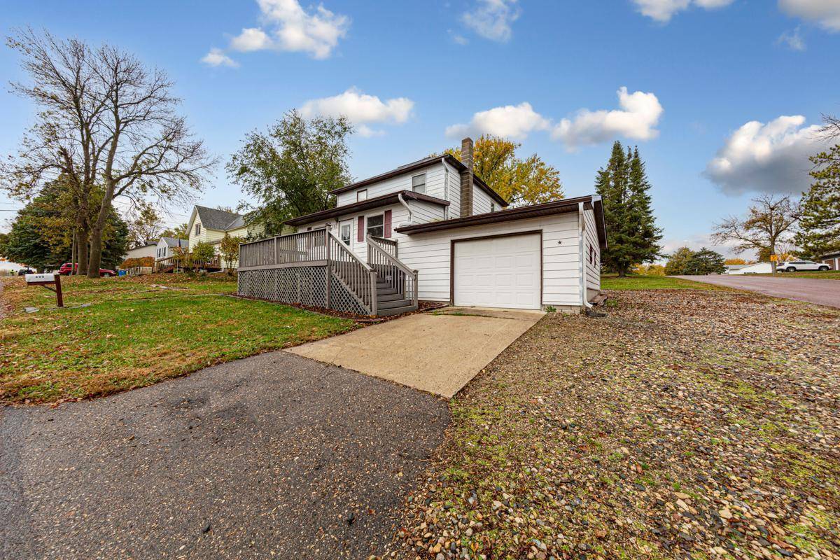 303 3rd ST N, Ellendale, MN 56026