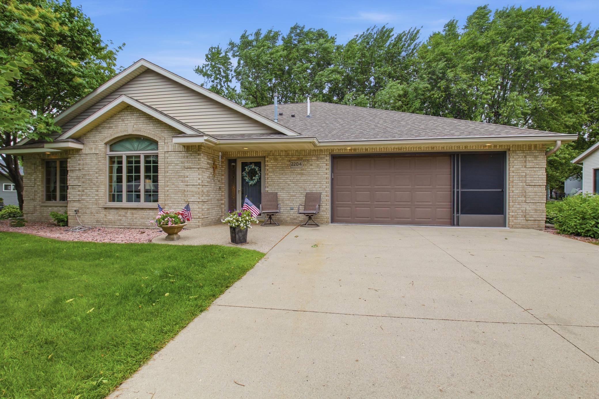 2204 20th ST SW, Willmar, MN 56201